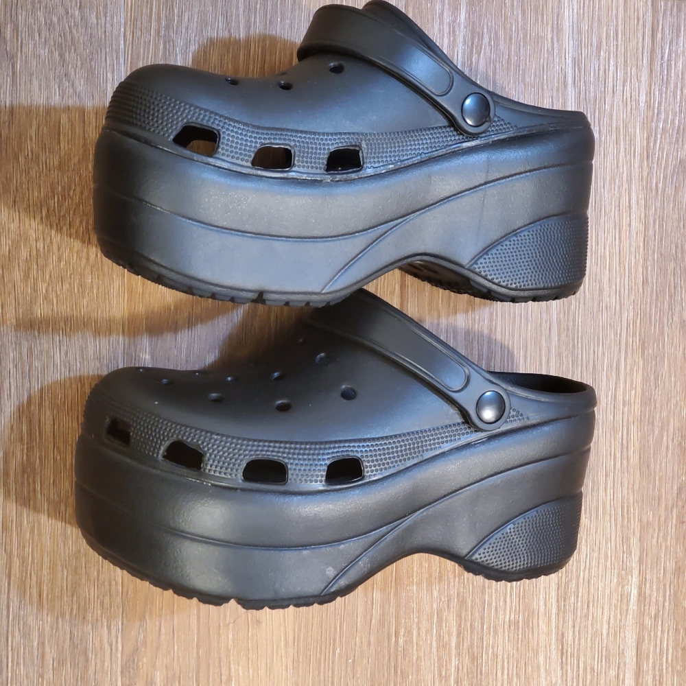 Cape Robbin Black Platform Slip On Mules - Picture 6 of 10